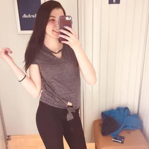 Meet your Posher, Elena